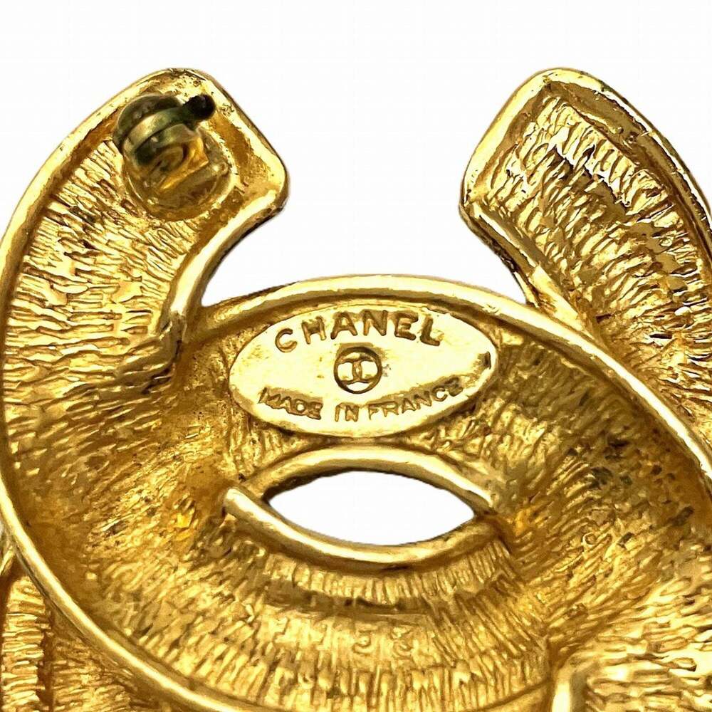 CHANEL Gold Brooch - Picture 2 of 9
